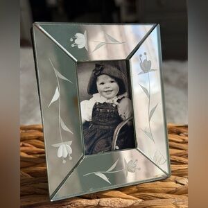 Miniature mirrored glass frame
41/2”x31/2” glass inside